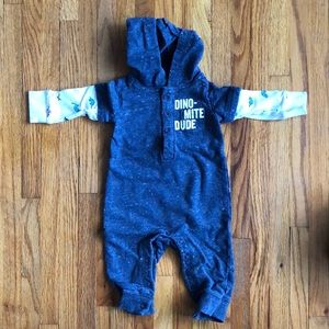 carter’s | hooded bodysuit | size 6 months
